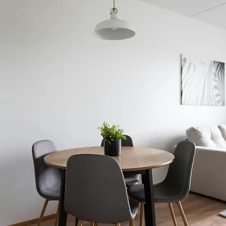 Spacious For 4 Esbo